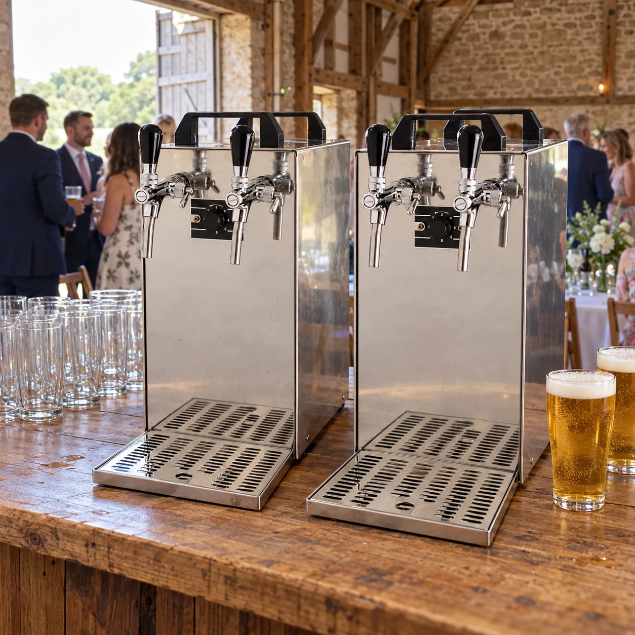 Two Lindr Kontakt 40/K twin tap dispensers